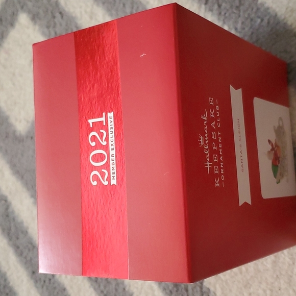 Hallmark Keepsake Santa's sleigh - Picture 3 of 7